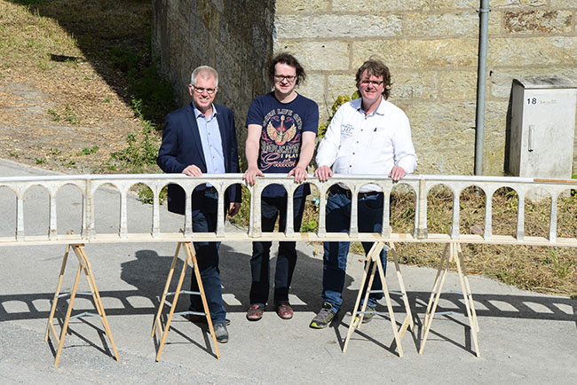 Uwe Oeynhausen, Karl Fischer mit dem Altenbekener Bürgermeister Hans Jürgen Wessels